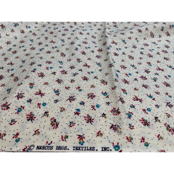 Marcus Bros Textiles Cotton Fabric 22" Long x 44" Wide Floral Pattern - Picture 1 of 5